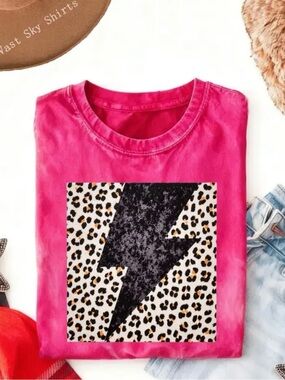 Pink Lightning Leopard Graphic T‑Shirt